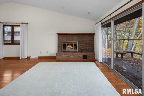 Tiny photo for 4828 6TH Avenue, Moline, IL 61265 (MLS # QC4269283)