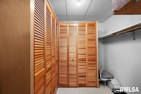 Tiny photo for 4828 6TH Avenue, Moline, IL 61265 (MLS # QC4269283)