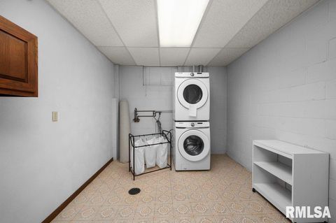 Tiny photo for 4828 6TH Avenue, Moline, IL 61265 (MLS # QC4269283)