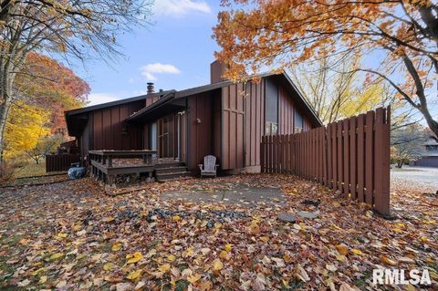 Tiny photo for 4828 6TH Avenue, Moline, IL 61265 (MLS # QC4269283)