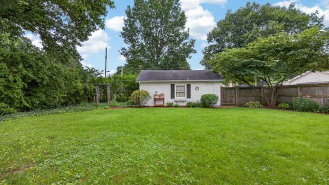 Tiny photo for 1605 E Taylor Street, Bloomington, IL 61701 (MLS # 12693679)