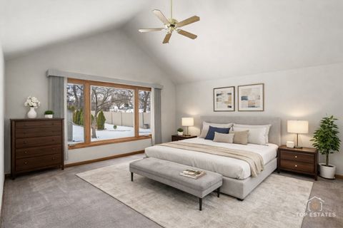 Tiny photo for 1190 Woodcreek Lane, Hoffman Estates, IL 60169 (MLS # 12550268)