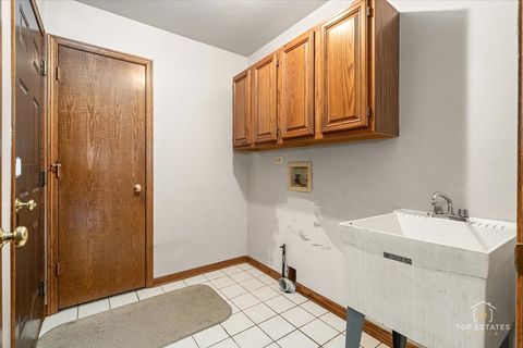 Tiny photo for 1190 Woodcreek Lane, Hoffman Estates, IL 60169 (MLS # 12550268)