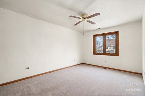 Tiny photo for 1190 Woodcreek Lane, Hoffman Estates, IL 60169 (MLS # 12550268)