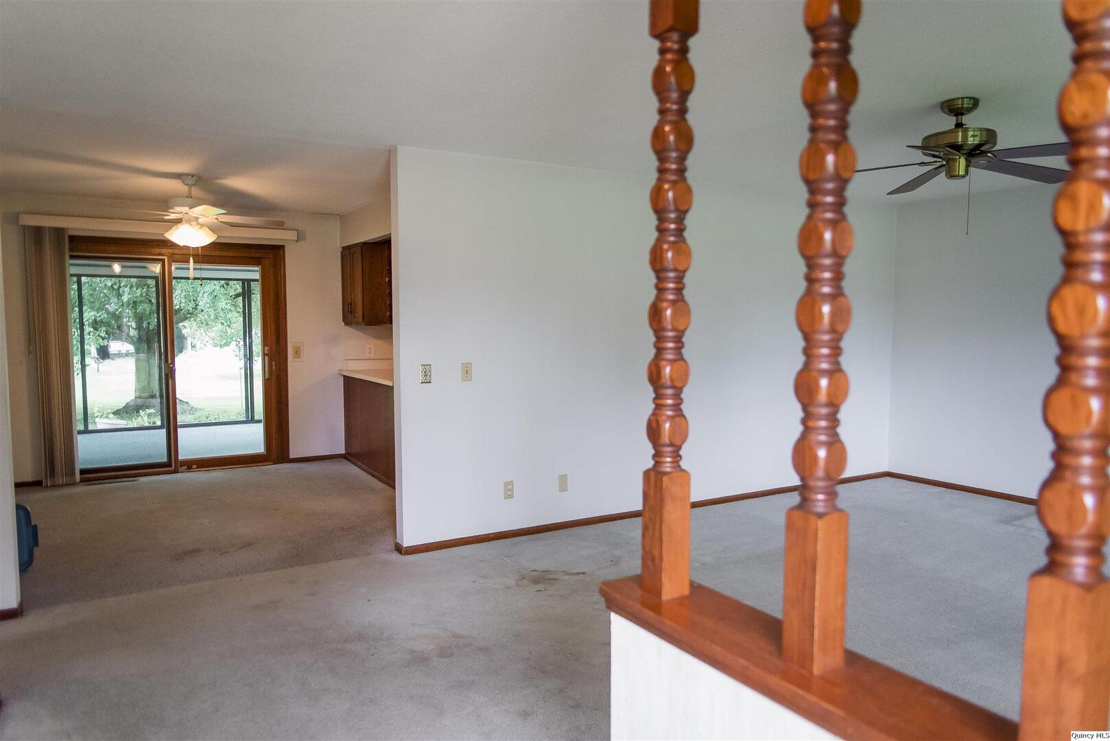 312 N Warsaw