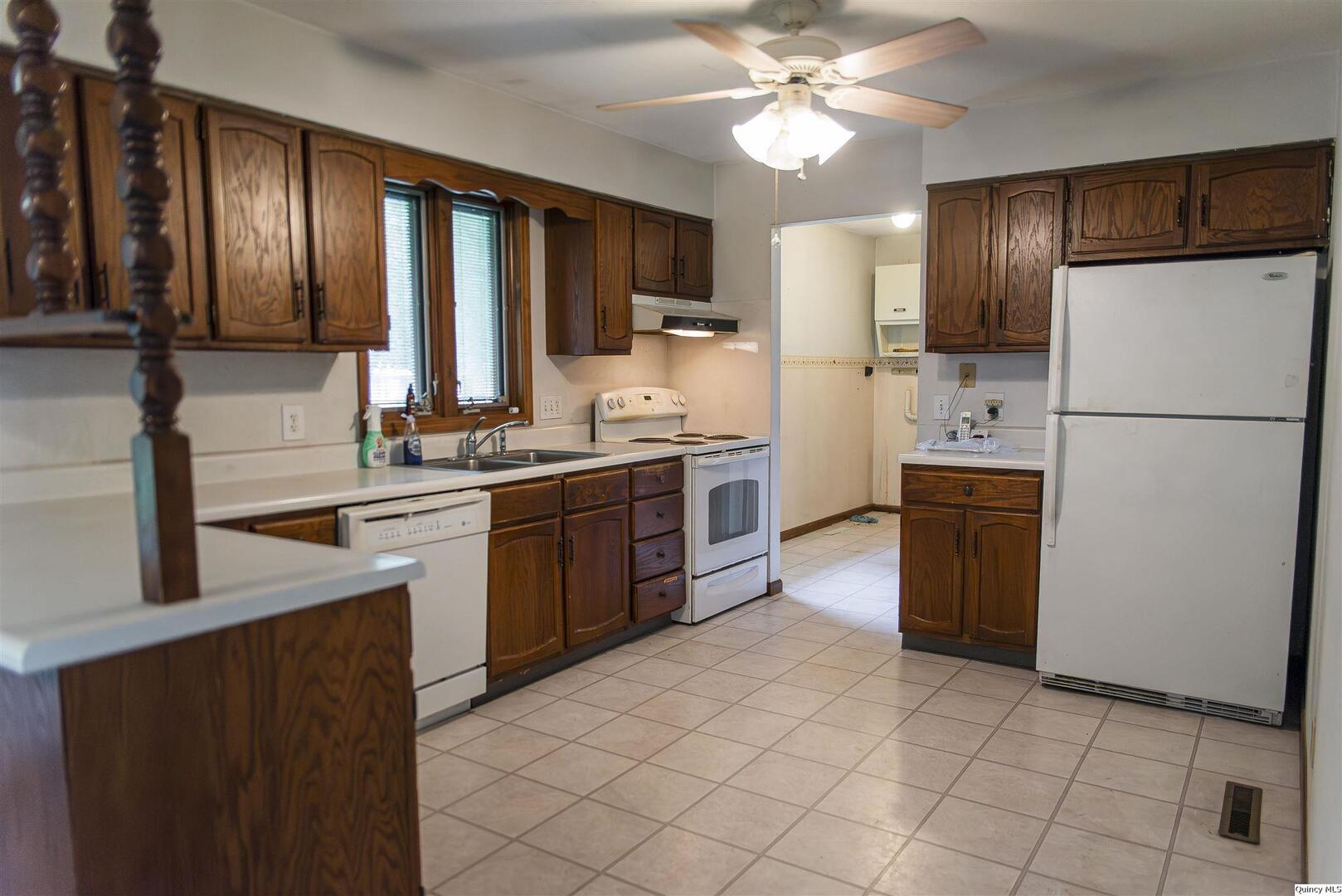312 N Warsaw
