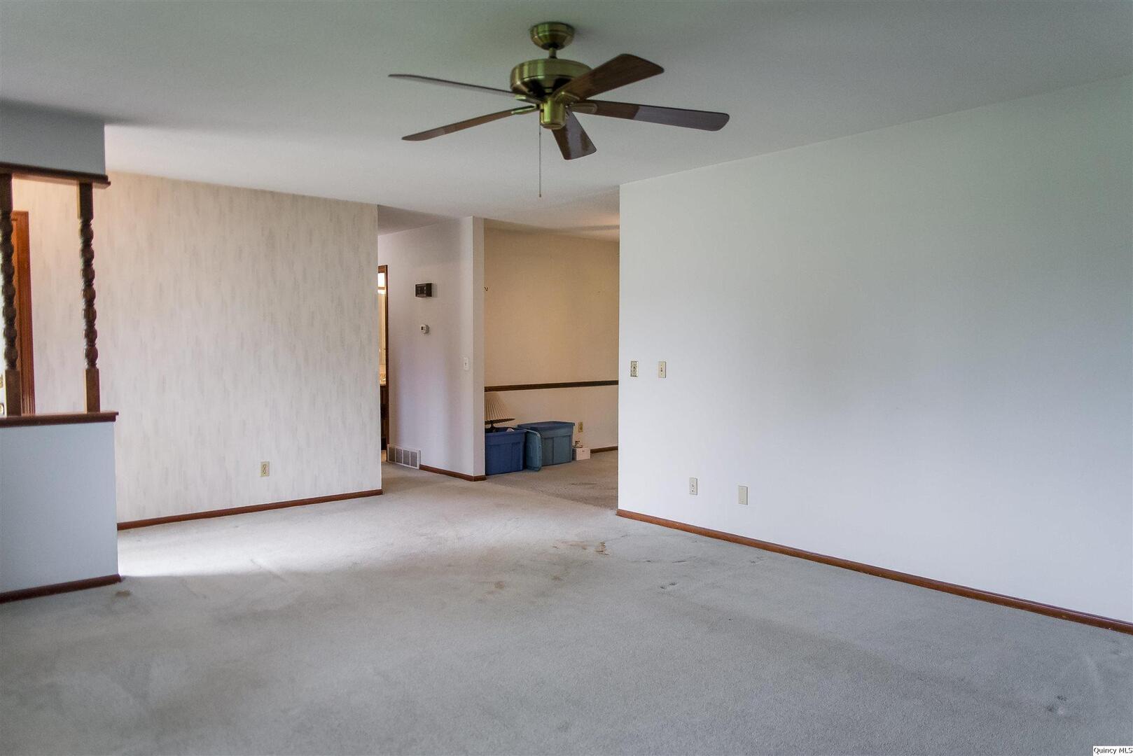 312 N Warsaw