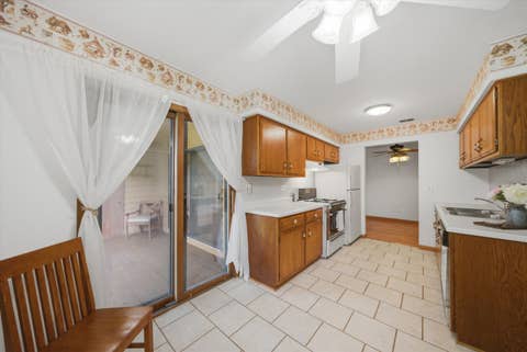Tiny photo for 650 WAVERLY Drive #D, Elgin, IL 60120 (MLS # 12730487)