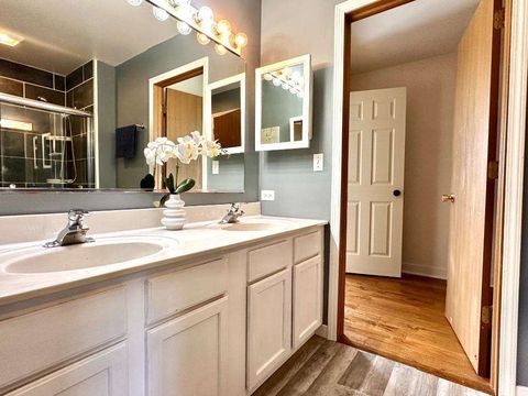 Tiny photo for 1531 Southport Court, Zion, IL 60099 (MLS # 12492365)