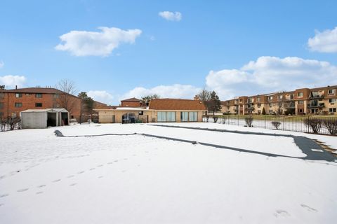 Tiny photo for 1111 Bloomingdale Road #2A, Glendale Heights, IL 60139 (MLS # 12563105)