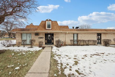 Tiny photo for 1111 Bloomingdale Road #2A, Glendale Heights, IL 60139 (MLS # 12563105)