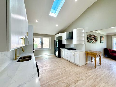 Tiny photo for 7226 N Kildare Avenue, Lincolnwood, IL 60712 (MLS # 12476073)