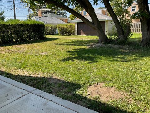 Tiny photo for 7226 N Kildare Avenue, Lincolnwood, IL 60712 (MLS # 12476073)