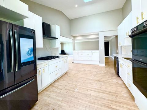 Tiny photo for 7226 N Kildare Avenue, Lincolnwood, IL 60712 (MLS # 12476073)