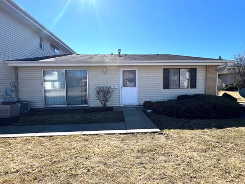 Photo of 116 Cotuit Court #1312, Schaumburg, IL 60193 (MLS # 12573109)