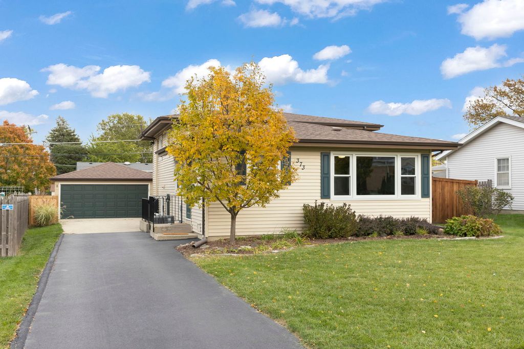 Photo for 373 N Lombard Avenue, Lombard, IL 60148 (MLS # 12490061)