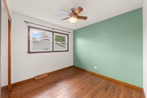 Tiny photo for 373 N Lombard Avenue, Lombard, IL 60148 (MLS # 12490061)