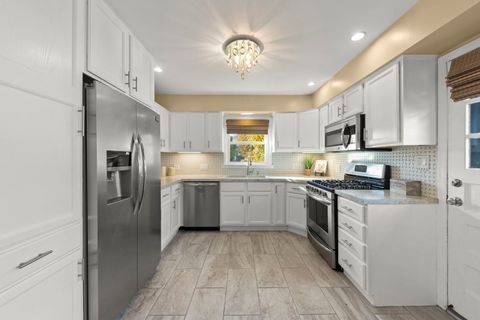 Tiny photo for 373 N Lombard Avenue, Lombard, IL 60148 (MLS # 12490061)