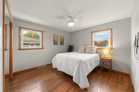 Tiny photo for 373 N Lombard Avenue, Lombard, IL 60148 (MLS # 12490061)