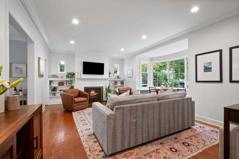 Tiny photo for 2755 Lawndale Avenue, Evanston, IL 60201 (MLS # 12714805)
