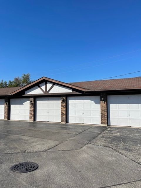 Tiny photo for 5630 W 103rd Street #308, Oak Lawn, IL 60453 (MLS # 12480371)