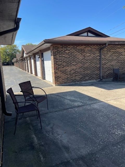 Tiny photo for 5630 W 103rd Street #308, Oak Lawn, IL 60453 (MLS # 12480371)