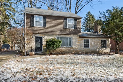 Photo of 210 S Gladstone Avenue, Aurora, IL 60506 (MLS # 12546989)