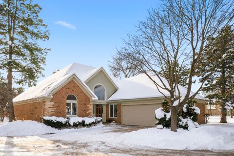 Photo of 336 Rivershire Court, Lincolnshire, IL 60069 (MLS # 12527939)