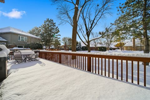 Tiny photo for 336 Rivershire Court, Lincolnshire, IL 60069 (MLS # 12527939)