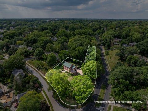 Tiny photo for 40 Edgehill Terrace, Davenport, IA 52803 (MLS # 12670899)