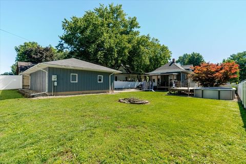 Tiny photo for 304 S Monroe Street, Mackinaw, IL 61755 (MLS # 12671679)