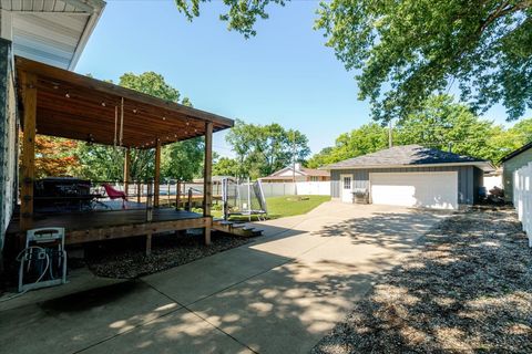 Tiny photo for 304 S Monroe Street, Mackinaw, IL 61755 (MLS # 12671679)