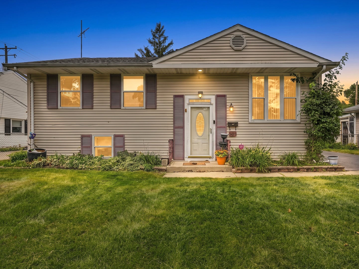 909 Cypress Lane