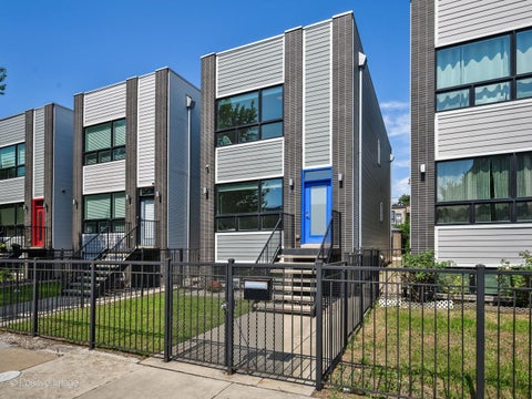 Photo of 2544 W Warren Boulevard, Chicago, IL 60612 (MLS # 12750059)