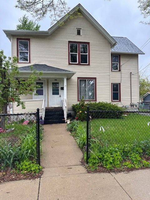 Photo of 642 Pennsylvania Avenue, Aurora, IL 60506 (MLS # 12638203)