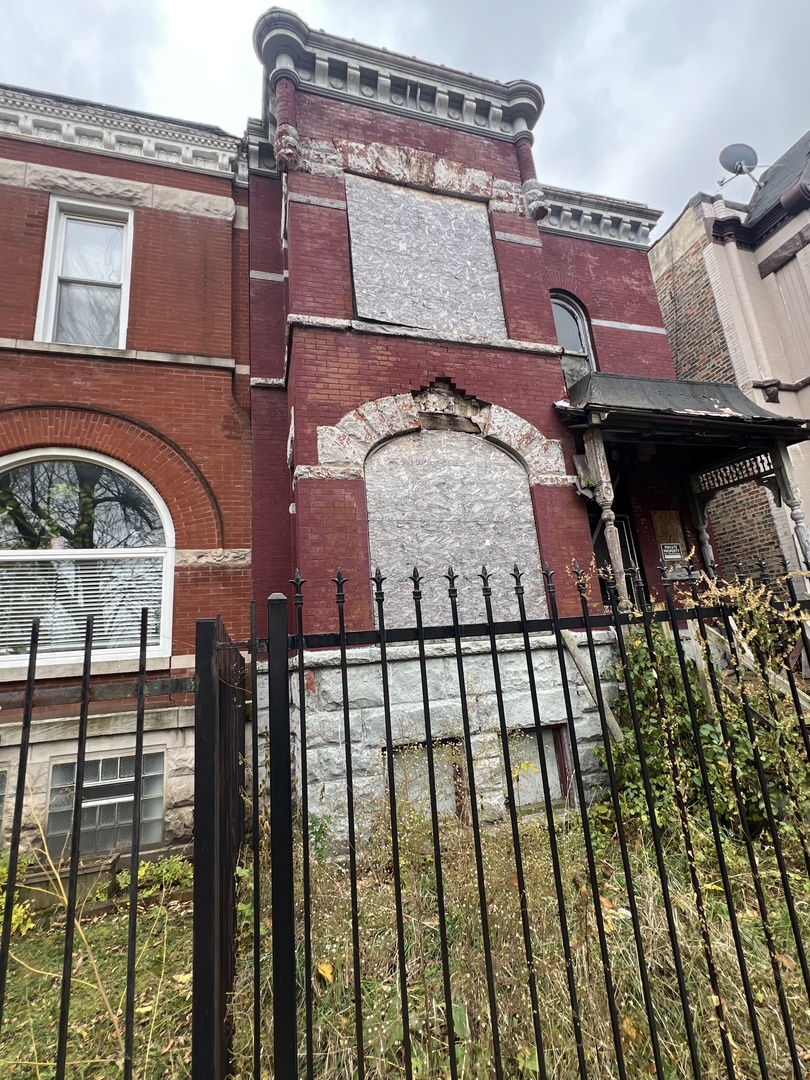 3345 W Monroe Street