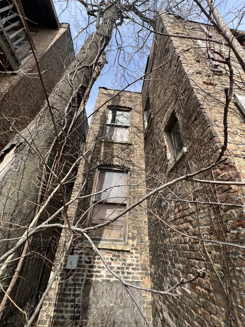 3345 W Monroe Street