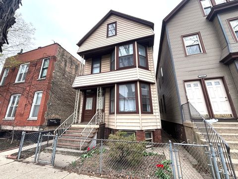 1442 W Fletcher Street Chicago IL 60657