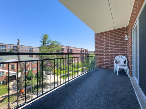 Tiny photo for 1325 PERRY Street #402, Des Plaines, IL 60016 (MLS # 12752009)
