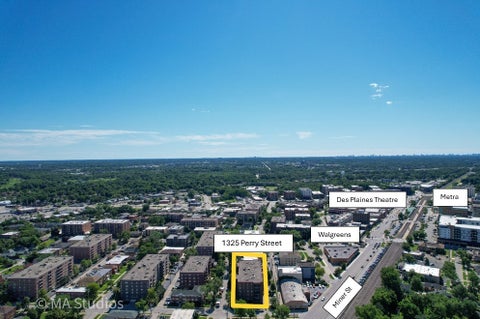Tiny photo for 1325 PERRY Street #402, Des Plaines, IL 60016 (MLS # 12752009)