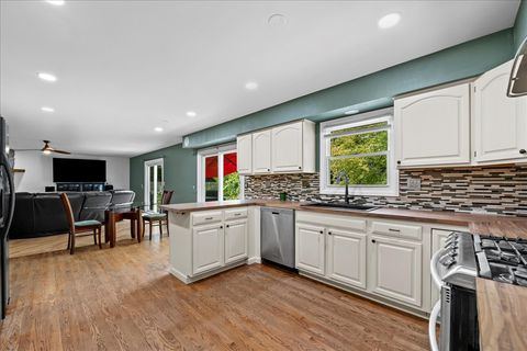 Tiny photo for 1554 Deer Run, Gurnee, IL 60031 (MLS # 12460615)