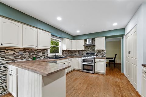 Tiny photo for 1554 Deer Run, Gurnee, IL 60031 (MLS # 12460615)