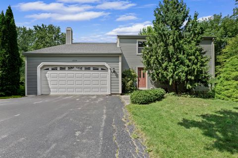Photo of 1554 Deer Run, Gurnee, IL 60031 (MLS # 12460615)