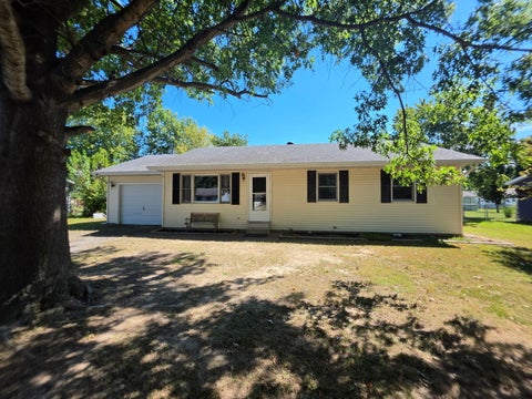 Photo of 105 N Lawrence Street, Desoto, IL 62924 (MLS # 12760611)