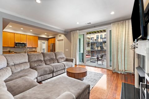 Tiny photo for 1056 W Lawrence Avenue #2C, Chicago, IL 60640 (MLS # 12629775)