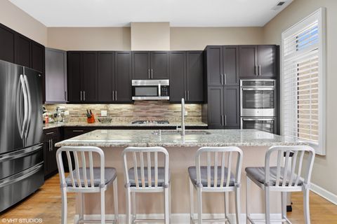 Tiny photo for 362 W Huron Street #B, Chicago, IL 60654 (MLS # 12572424)