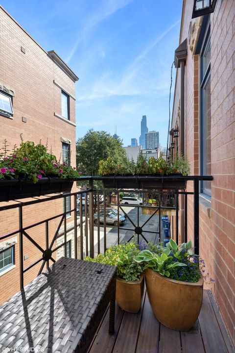 Tiny photo for 362 W Huron Street #B, Chicago, IL 60654 (MLS # 12572424)