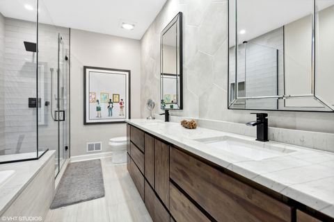 Tiny photo for 362 W Huron Street #B, Chicago, IL 60654 (MLS # 12572424)