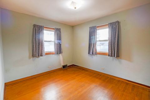 Tiny photo for 11157 Shaw Street, Westchester, IL 60154 (MLS # 12364101)