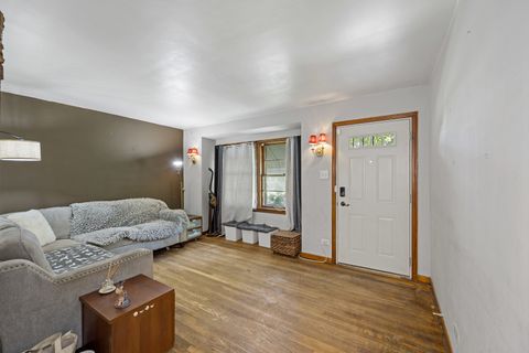 Tiny photo for 5050 S Lavergne Avenue, Chicago, IL 60638 (MLS # 12503586)